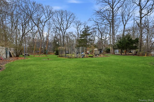 21 King Street, Hampton Bays, NY 11946