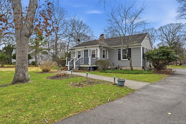 21 King Street, Hampton Bays, NY 11946