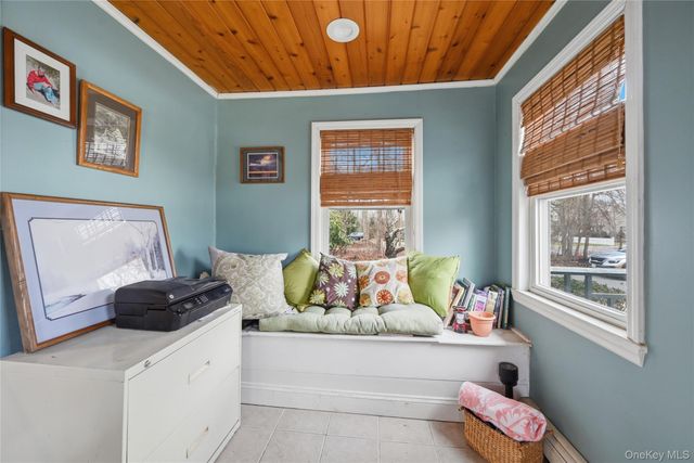 21 King Street, Hampton Bays, NY 11946