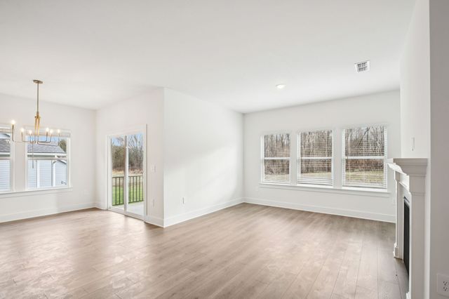 116 Vanguard Drive, La Vergne, TN 37086