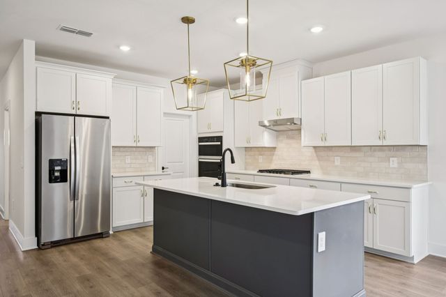 116 Vanguard Drive, La Vergne, TN 37086