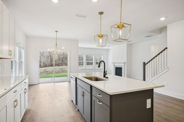 116 Vanguard Drive, La Vergne, TN 37086