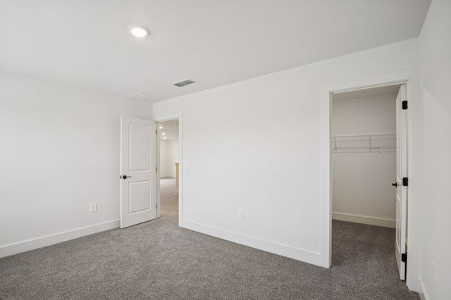 116 Vanguard Drive, La Vergne, TN 37086