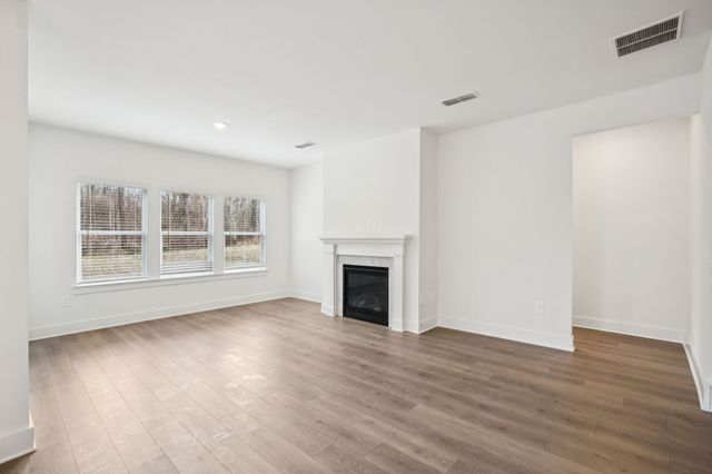 116 Vanguard Drive, La Vergne, TN 37086