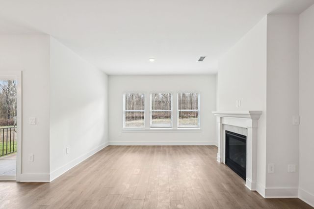 116 Vanguard Drive, La Vergne, TN 37086