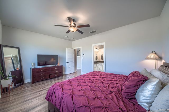 232 Scenic Hills Dr, La Vernia, TX 78121