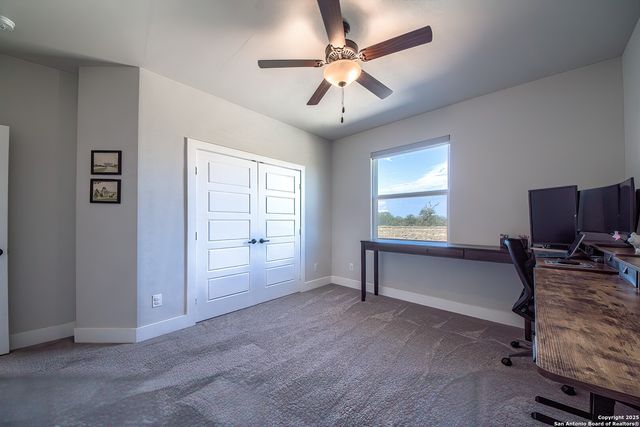 232 Scenic Hills Dr, La Vernia, TX 78121