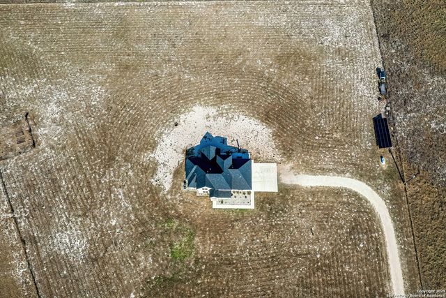 232 Scenic Hills Dr, La Vernia, TX 78121