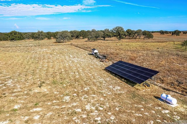 232 Scenic Hills Dr, La Vernia, TX 78121