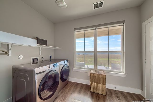 232 Scenic Hills Dr, La Vernia, TX 78121