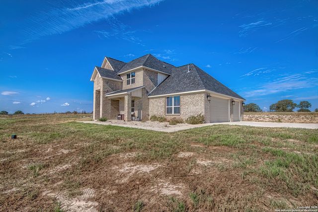 232 Scenic Hills Dr, La Vernia, TX 78121