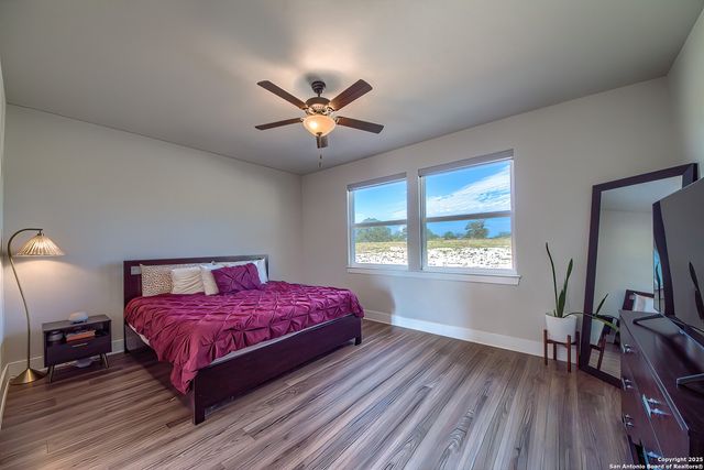 232 Scenic Hills Dr, La Vernia, TX 78121