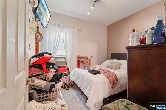 6 4th Street, Passaic, NJ 07055