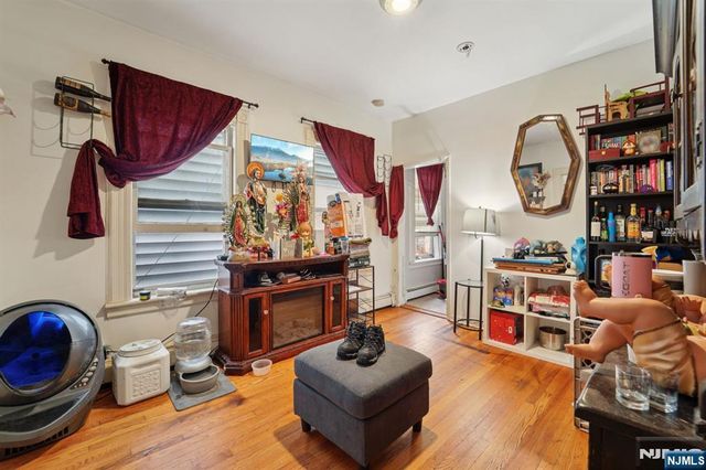 6 4th Street, Passaic, NJ 07055