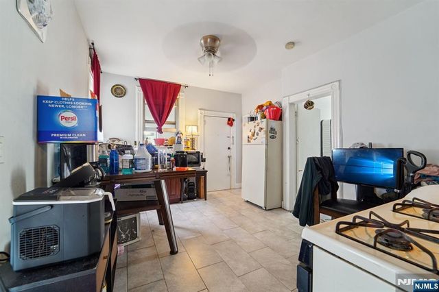 6 4th Street, Passaic, NJ 07055