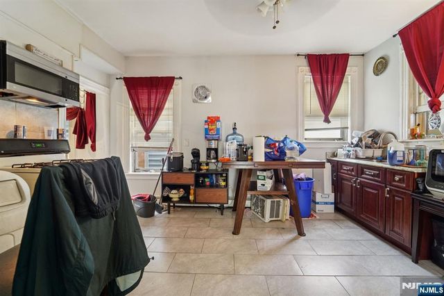 6 4th Street, Passaic, NJ 07055