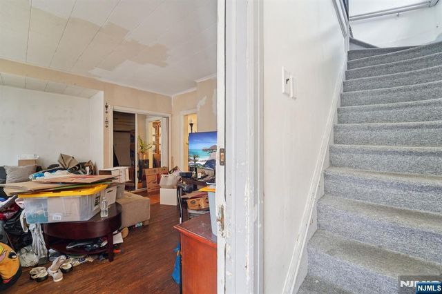 6 4th Street, Passaic, NJ 07055