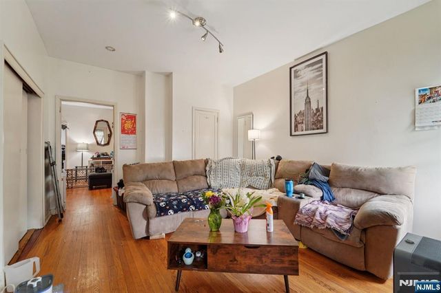 6 4th Street, Passaic, NJ 07055