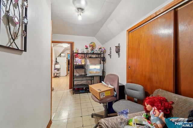 6 4th Street, Passaic, NJ 07055