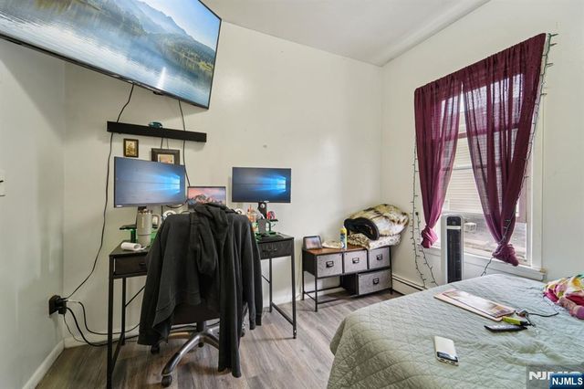 6 4th Street, Passaic, NJ 07055