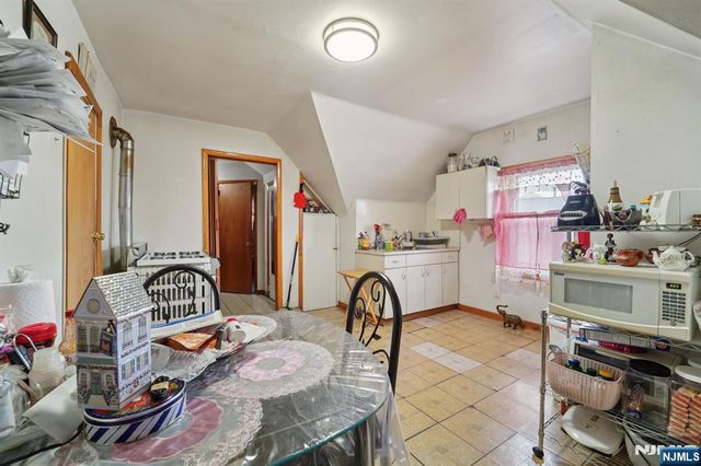 6 4th Street, Passaic, NJ 07055