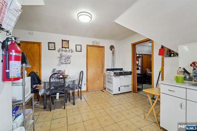 6 4th Street, Passaic, NJ 07055