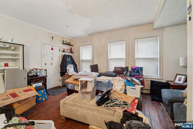 6 4th Street, Passaic, NJ 07055