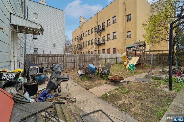 6 4th Street, Passaic, NJ 07055