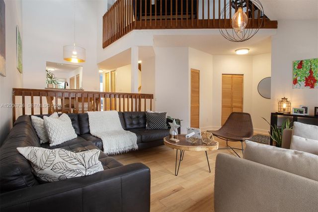 4159 SW 87th Ter, Davie, FL 33328