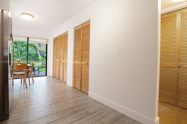 4159 SW 87th Ter, Davie, FL 33328