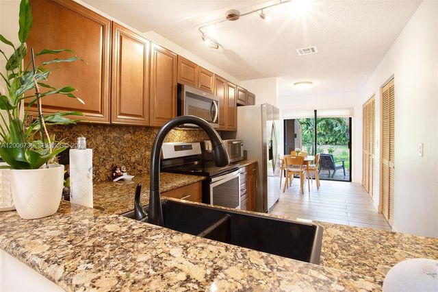 4159 SW 87th Ter, Davie, FL 33328