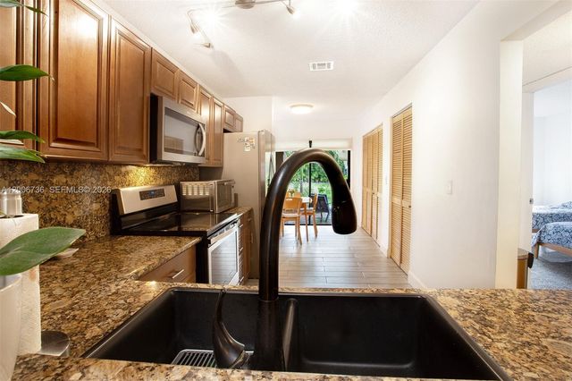 4159 SW 87th Ter, Davie, FL 33328