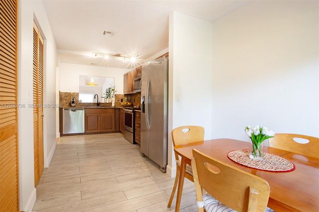 4159 SW 87th Ter, Davie, FL 33328