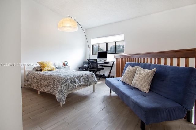 4159 SW 87th Ter, Davie, FL 33328