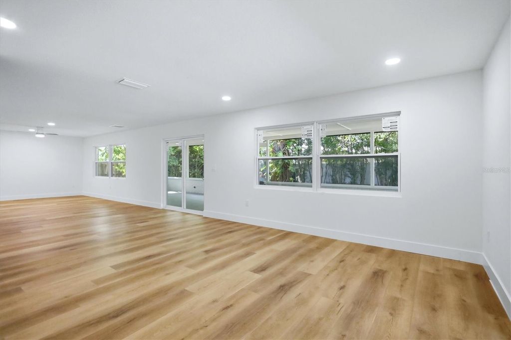 Image 9 of property listing at 4803 21ST AVENUE W, Bradenton, FL 34209
