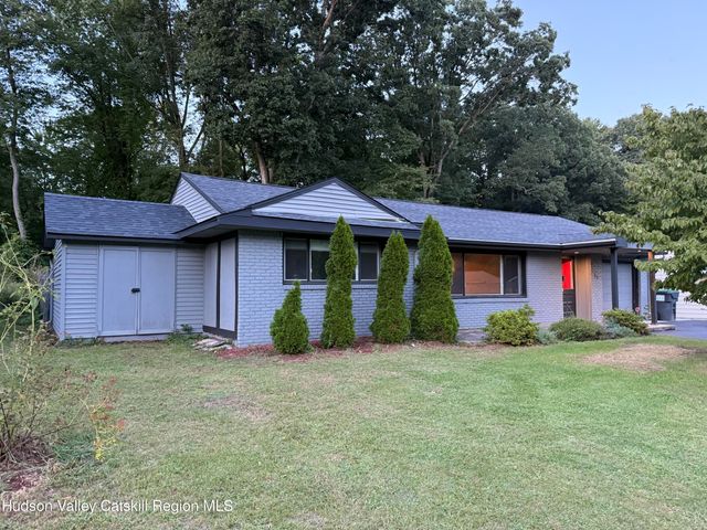 29 Village Drive, Saugerties, NY 12477