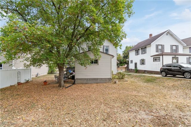 38 Walnut Court, Mogadore, OH 44260