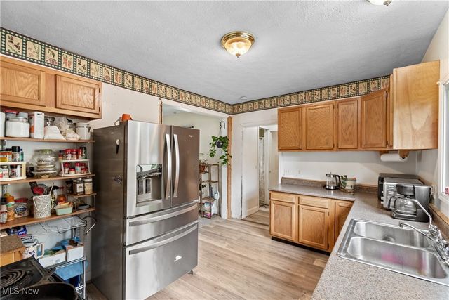 38 Walnut Court, Mogadore, OH 44260