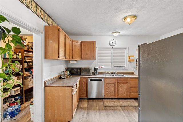 38 Walnut Court, Mogadore, OH 44260