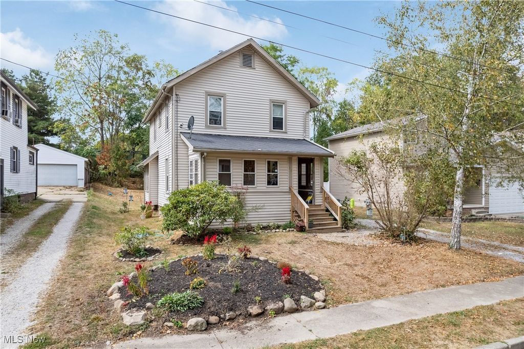 38 Walnut Court, Mogadore, OH 44260