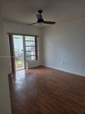 8404 SW 102nd Pl, Miami, FL 33173