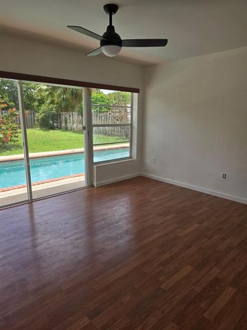 8404 SW 102nd Pl, Miami, FL 33173