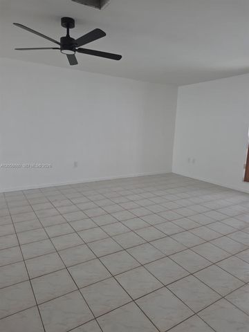 8404 SW 102nd Pl, Miami, FL 33173