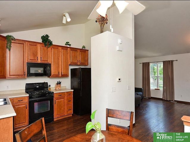 15804 Cottonwood Avenue, Omaha, NE 68136