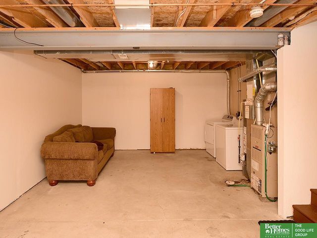 15804 Cottonwood Avenue, Omaha, NE 68136