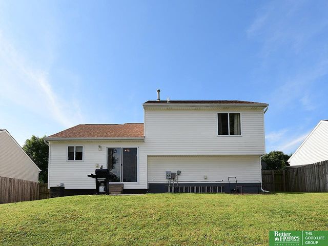 15804 Cottonwood Avenue, Omaha, NE 68136