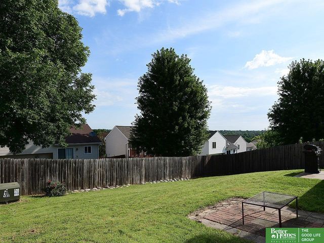 15804 Cottonwood Avenue, Omaha, NE 68136