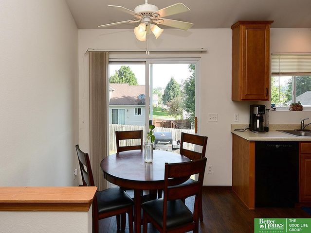 15804 Cottonwood Avenue, Omaha, NE 68136