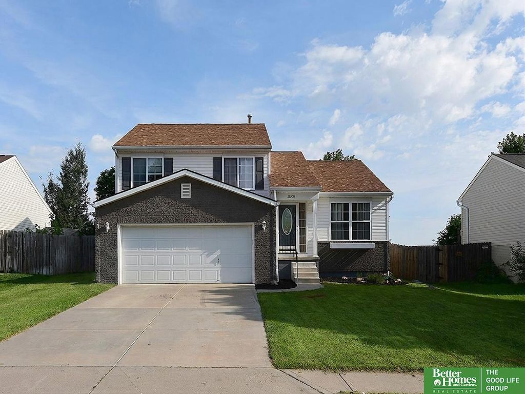 15804 Cottonwood Avenue, Omaha, NE 68136