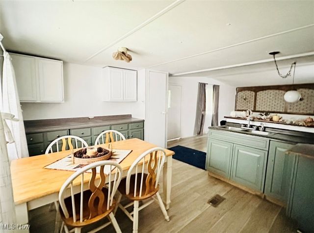 121 Yorktown Drive, Wintersville, OH 43953